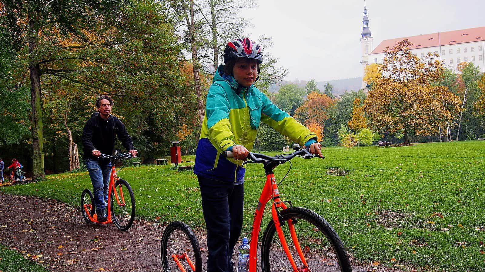 Steppen de mensen in Decin Boheems-Zwitserland