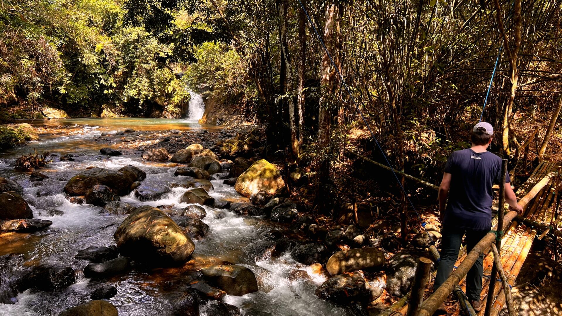 Kalimantan trekking waterval