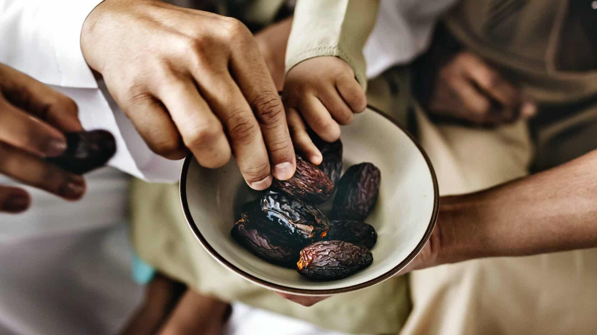 Foto van Dadels die worden gegeten tijdens de Ramadan