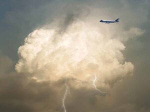 Vliegen door onweer