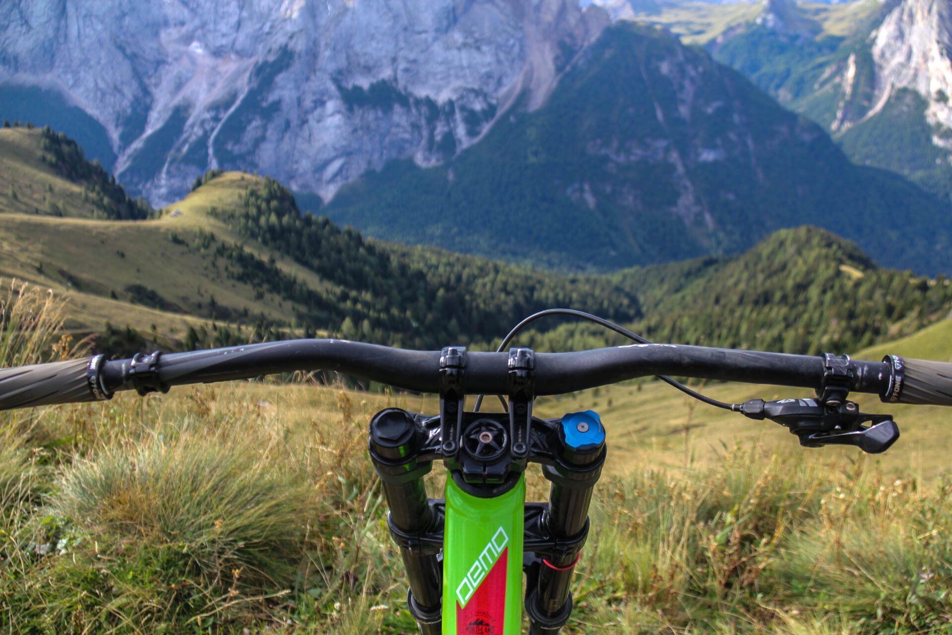 Mountainbiken Italië stuur