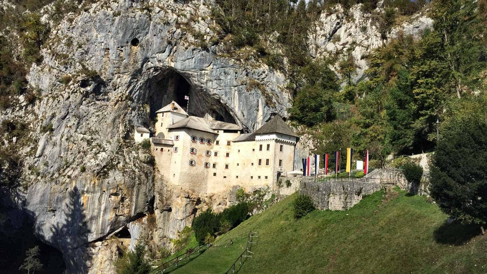 Kasteel Predjama Slovenië