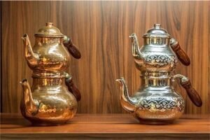 Theedrinken aan Zwarte kust: “Kopje çay, Faruk?”