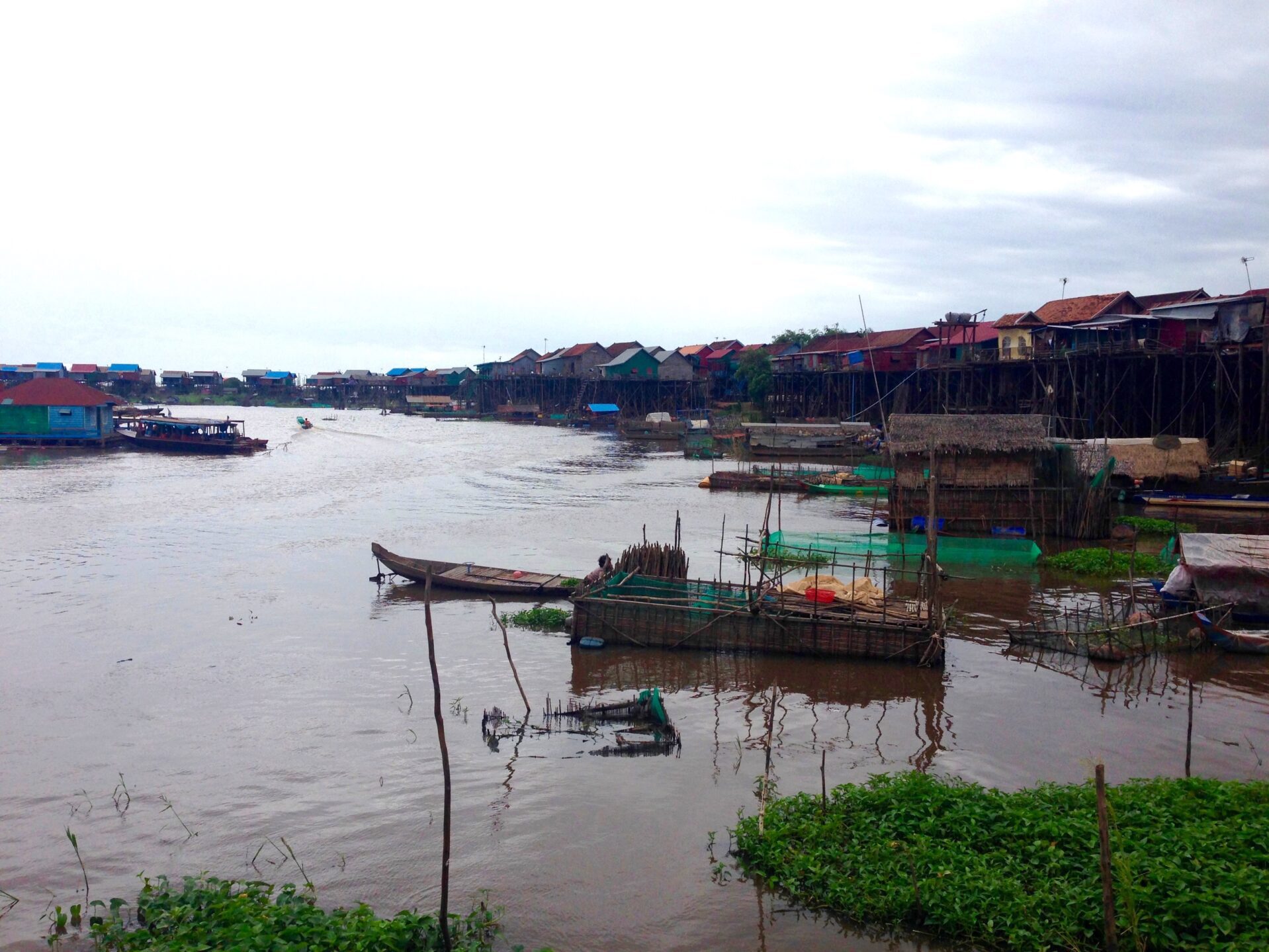 Flooting village cambodja